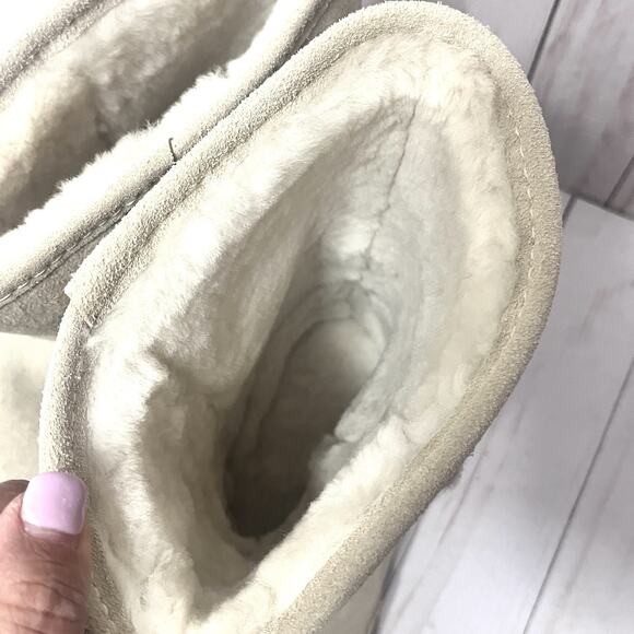 Minnetonka Suede Sheepskin Fur Lined Boots Size 10 Color Sand - Picture 7 of 10